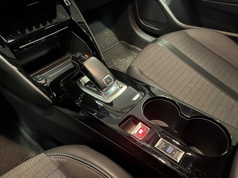 Peugeot 208 1,2 PureTech 100 Allure Sky EAT8 5d