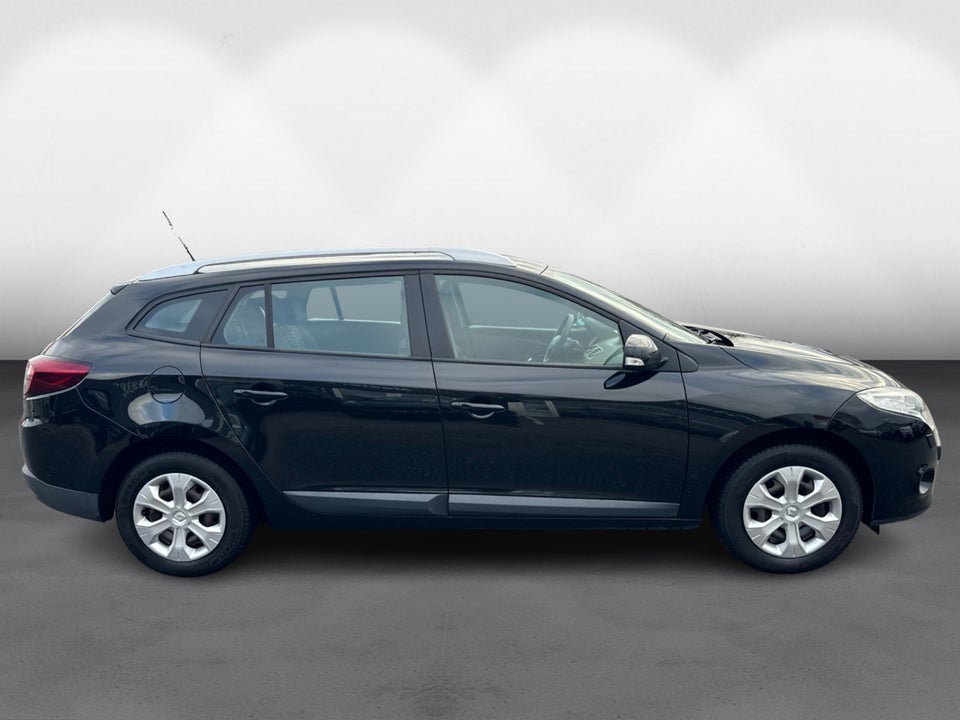 Renault Megane III 1,6 110 Authentique Sport Tourer 5d