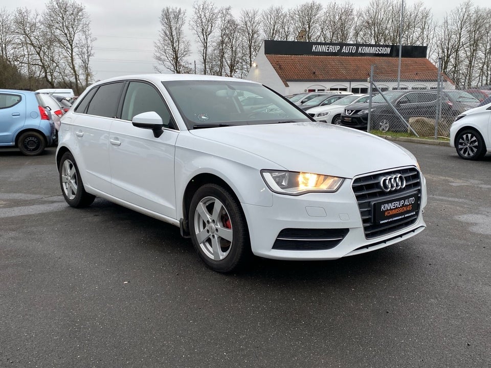 Audi A3 2,0 TDi 150 Ambiente Sportback 5d