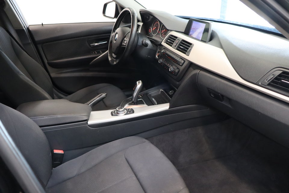 BMW 320d 2,0 Touring aut. 5d