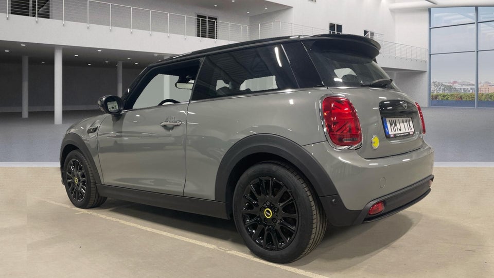 MINI Cooper SE Essential 3d