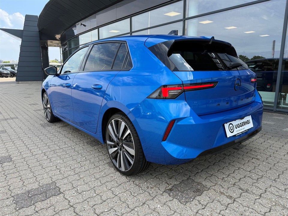 Opel Astra-e 54 Ultimate 5d