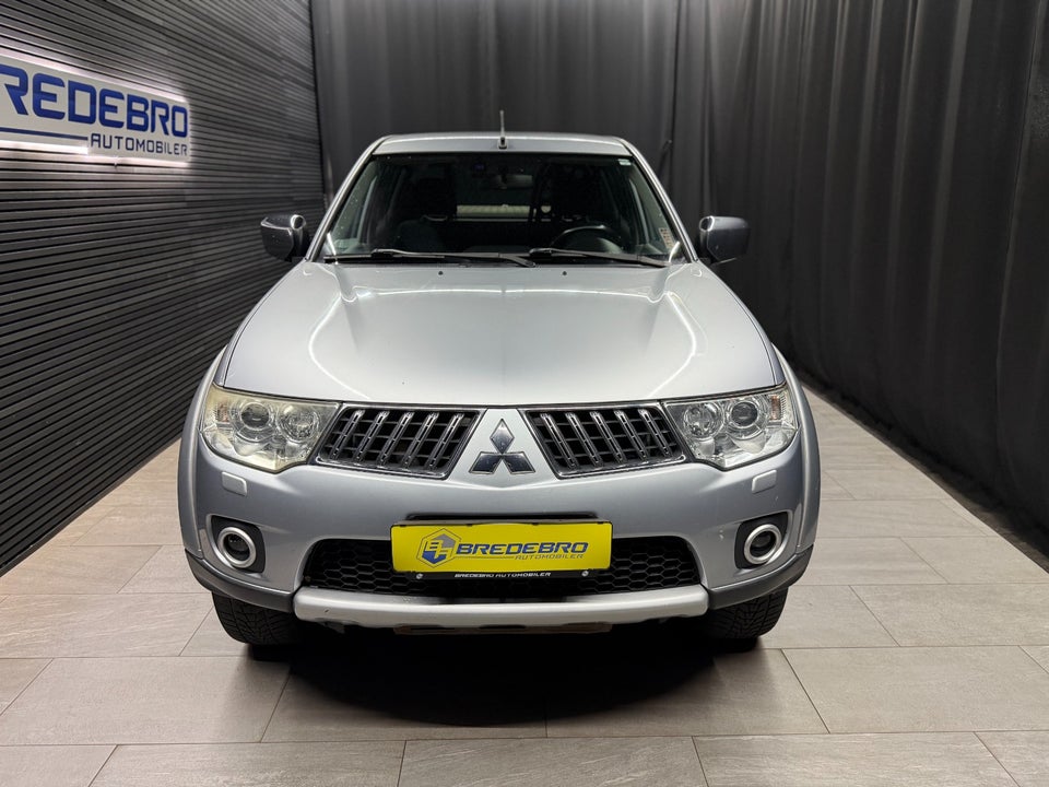 Mitsubishi L200 2,5 DI-D Db.Kab Intense aut. 4d