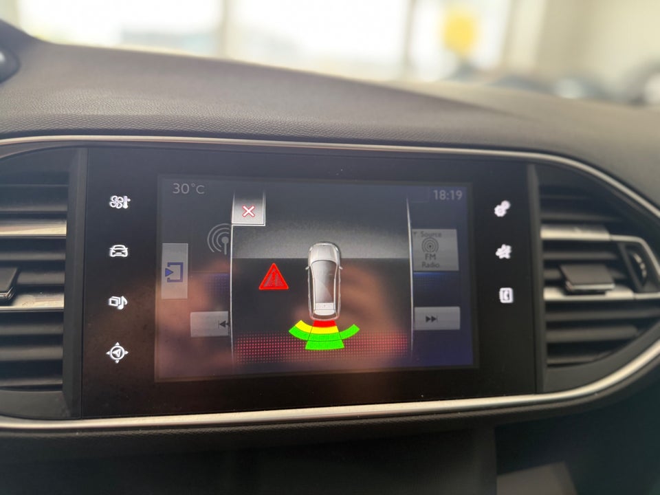Peugeot 308 1,6 BlueHDi 120 Style Sky EAT6 5d