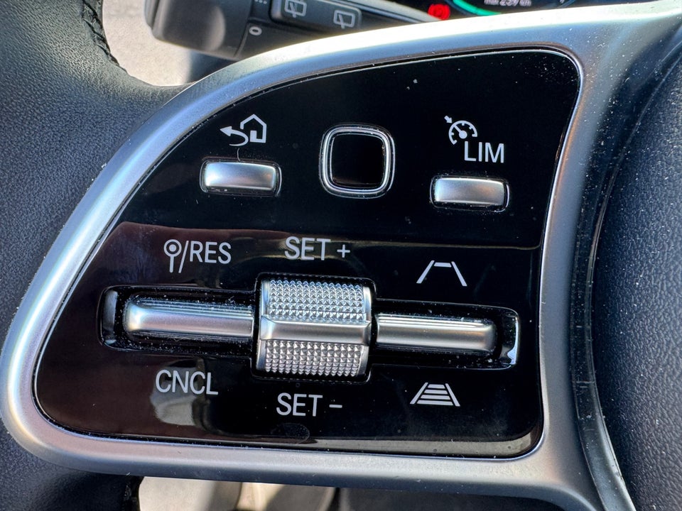 Mercedes EQA250+ Progressive 5d