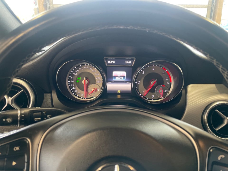 Mercedes CLA200 2,2 CDi Urban Shooting Brake 5d