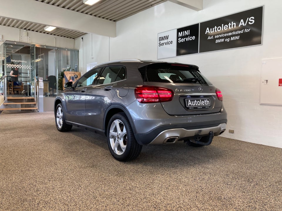 Mercedes GLA200 1,6  5d
