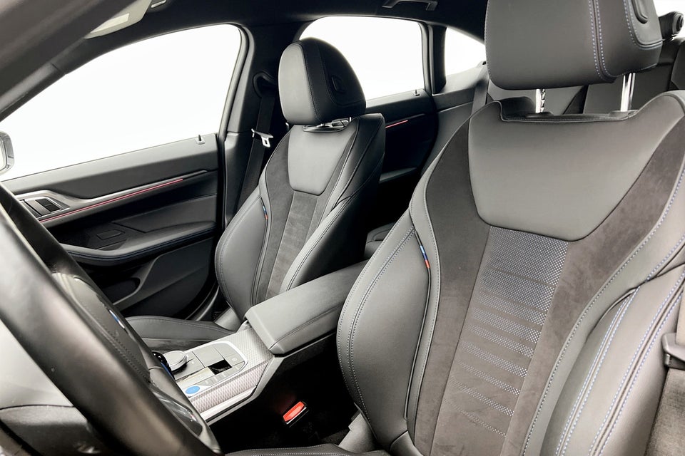 BMW i4 eDrive35 Charged 5d