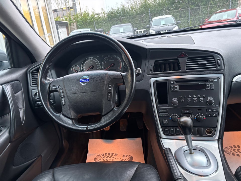 Volvo V70 2,4 140 Momentum 5d