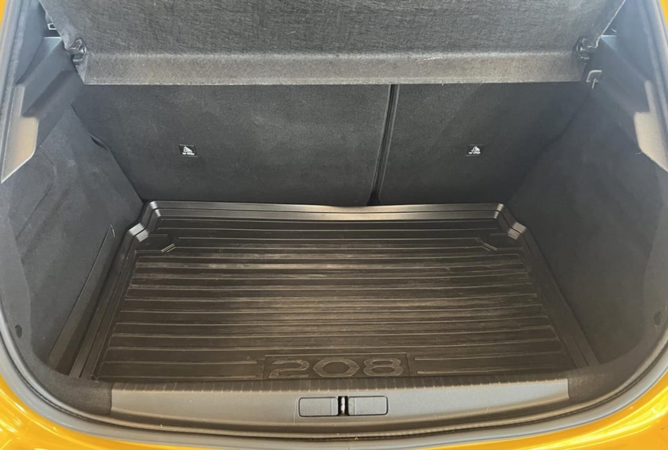 Peugeot 208 1,2 PureTech 100 Allure Sky 5d