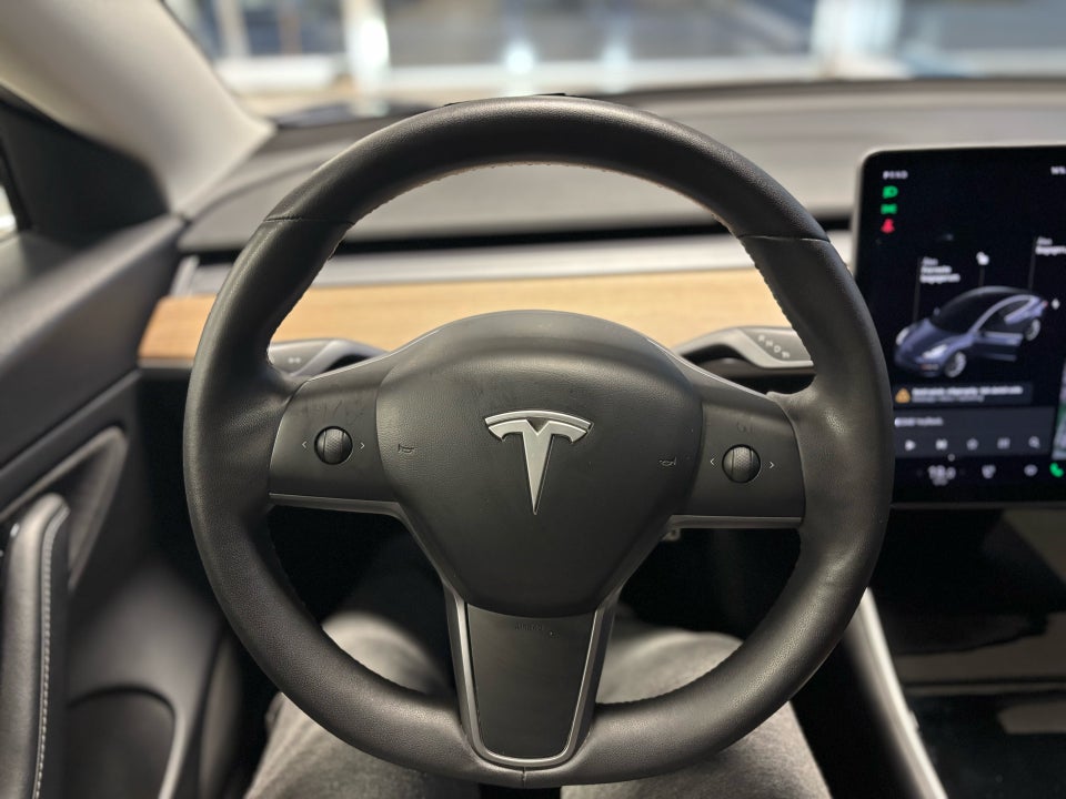 Tesla Model 3 Long Range AWD 4d
