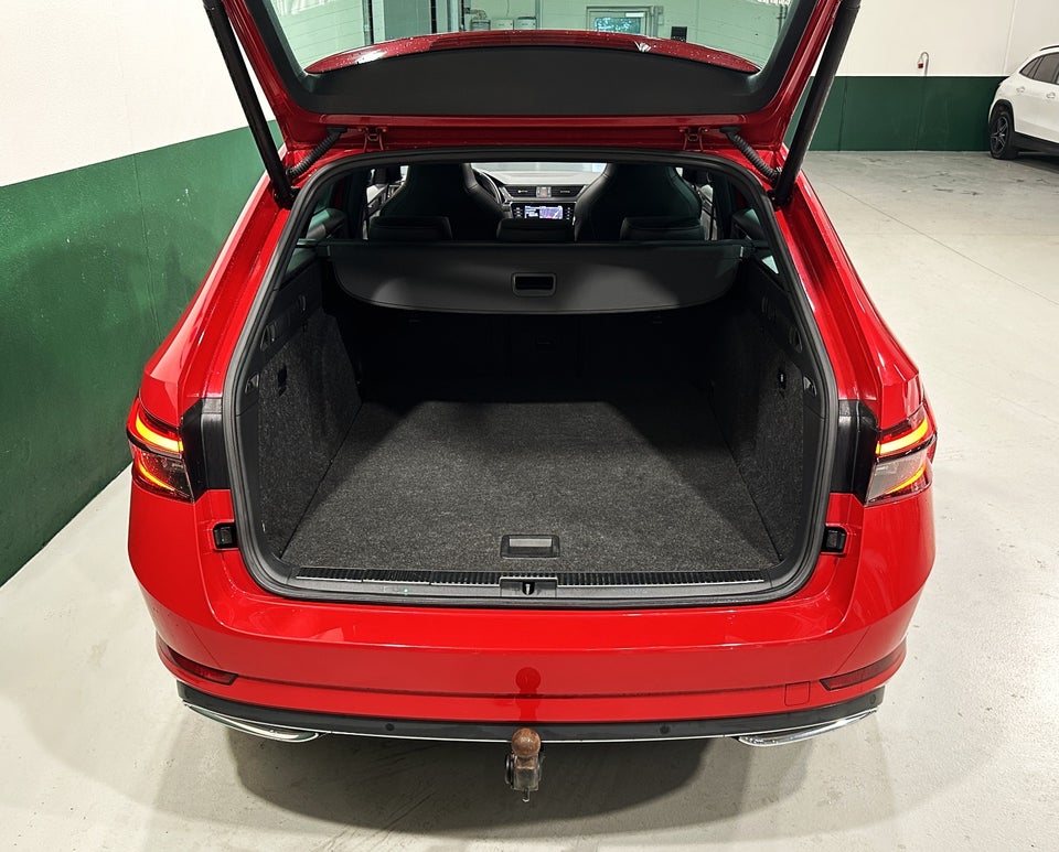 Skoda Superb 2,0 TDi 190 Sportline Combi DSG 5d