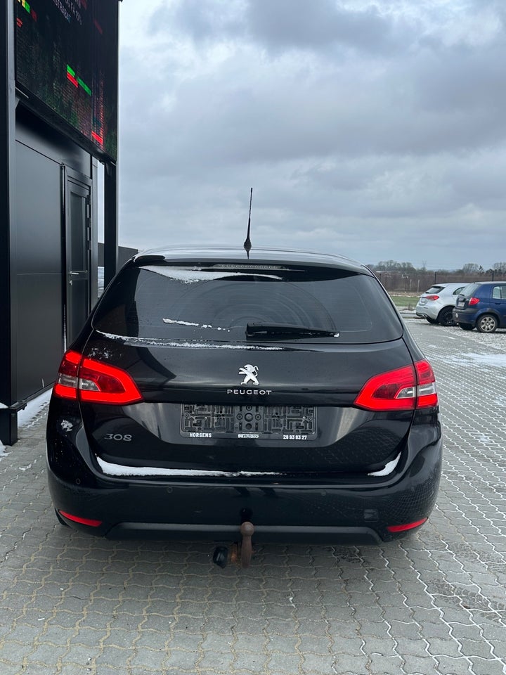 Peugeot 308 1,2 e-THP 110 Active SW 5d