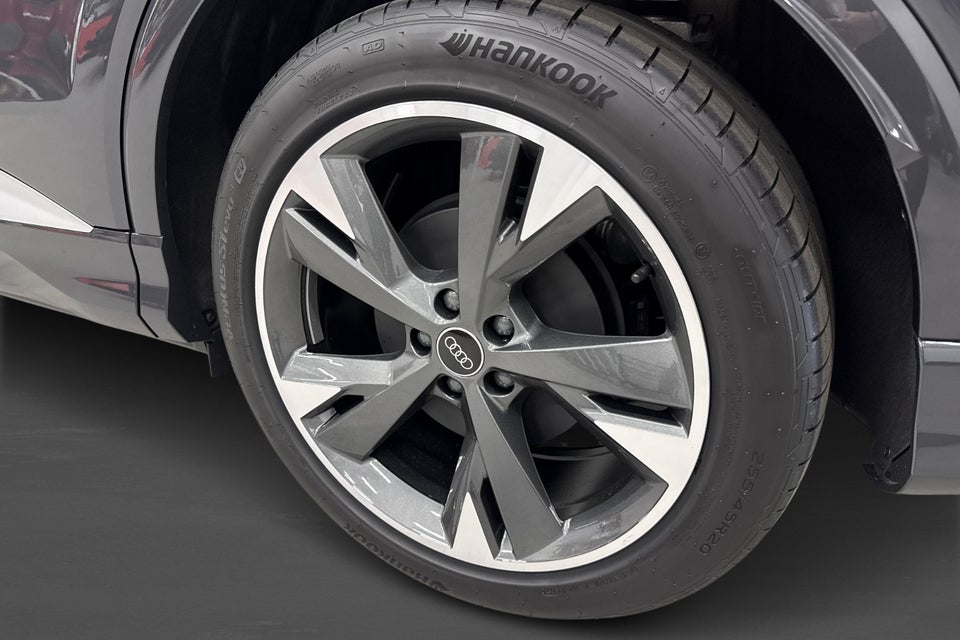Audi Q4 e-tron performance 5d
