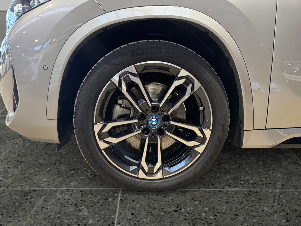 BMW iX1 xDrive30 M-Sport 5d
