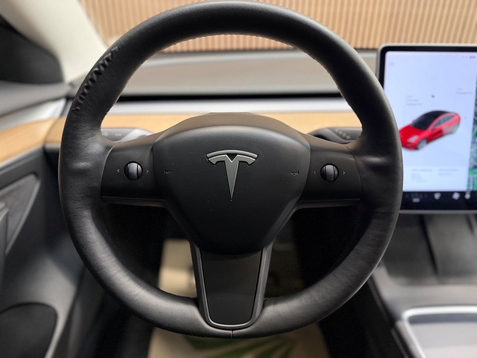 Tesla Model 3 Long Range AWD 4d