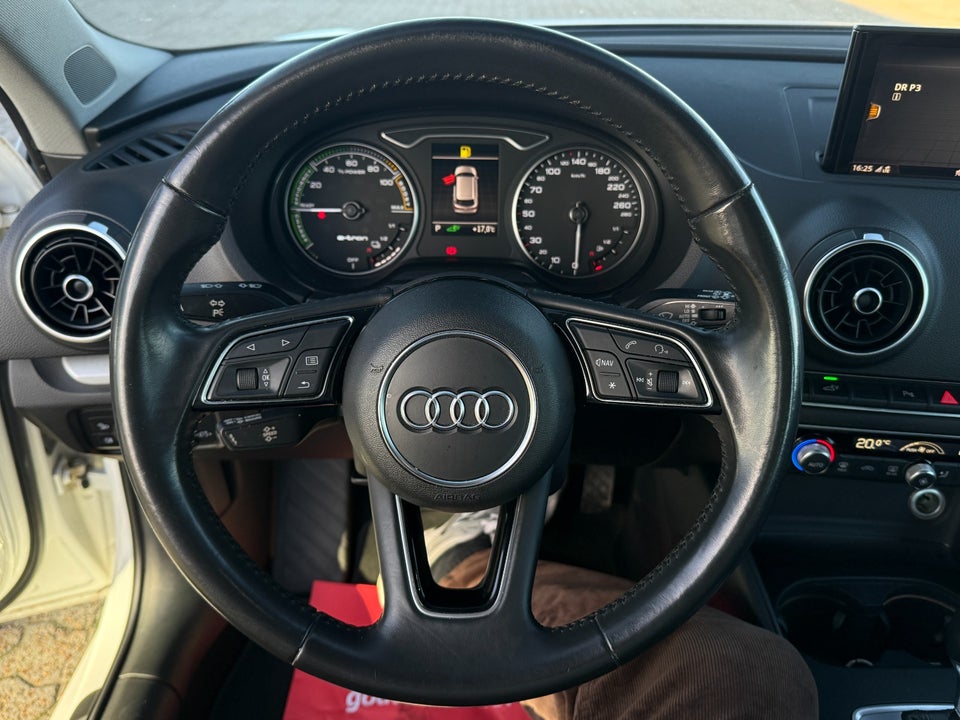 Audi A3 1,4 e-tron Sportback S-tr. 5d