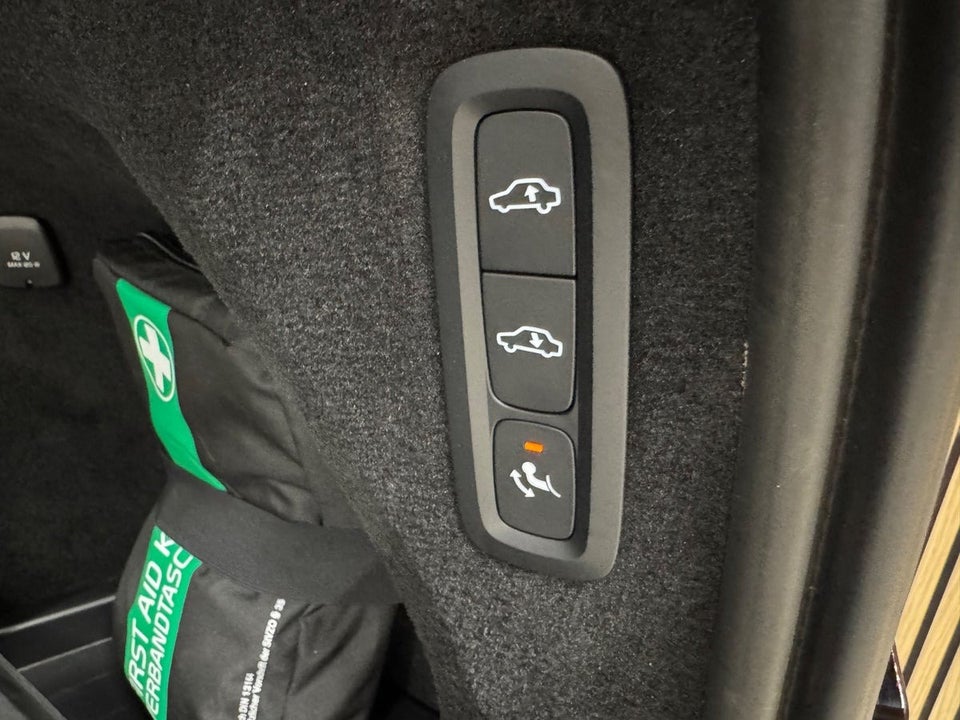 Volvo XC90 2,0 T8 ReCharge Ultra Dark aut. AWD 7prs 5d