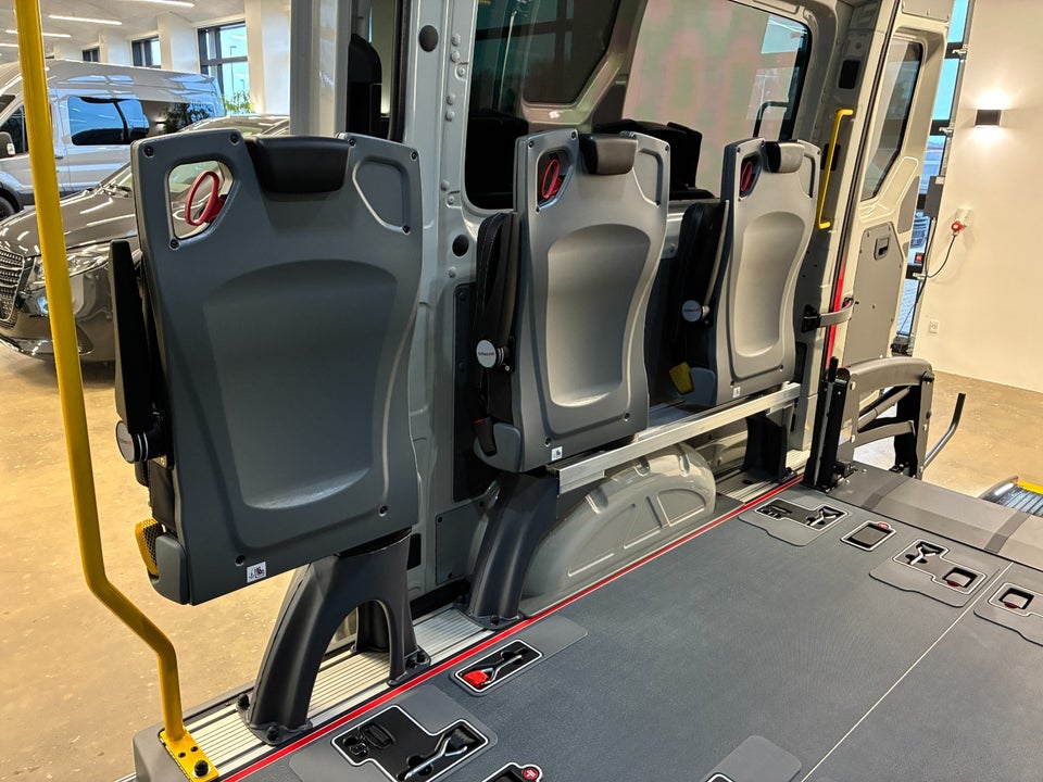 VW Crafter 35 2,0 TDi 140 Kombi L3H3 aut.