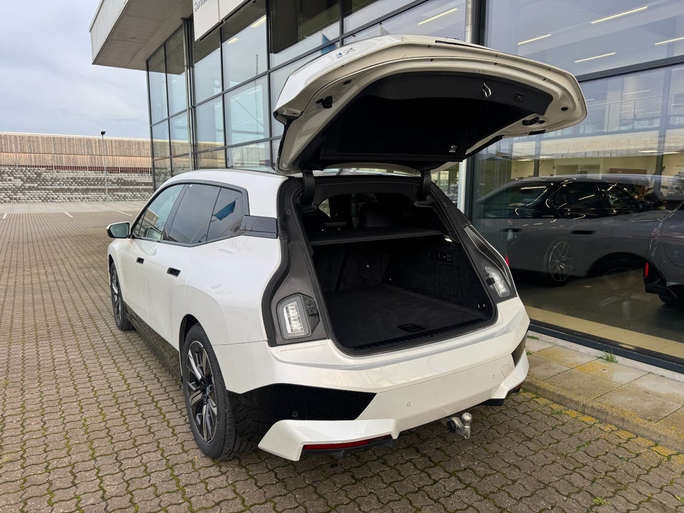 BMW iX xDrive50 Supercharged 5d