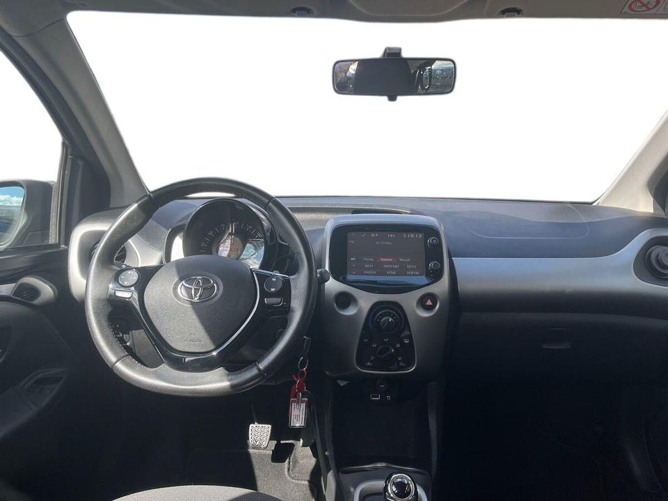 Toyota Aygo 1,0 VVT-i x-play x-shift 5d