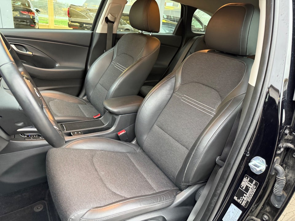 Hyundai i30 1,0 T-GDi Essential DCT 5d