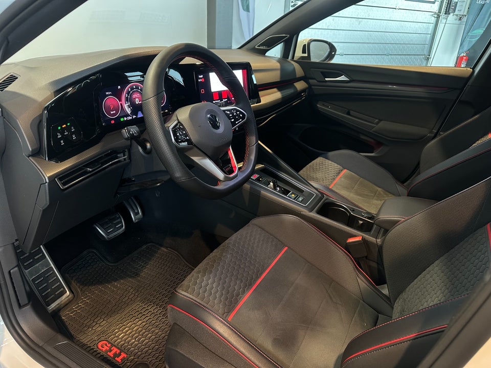 VW Golf VIII 2,0 GTi Clubsport DSG Van 5d