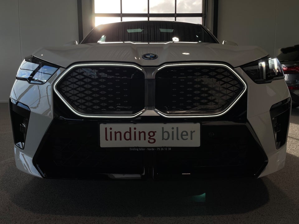 BMW iX2 xDrive30 M-Sport 5d