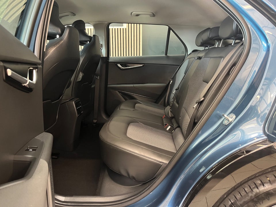 Kia Niro 64 EV Access Plus 5d