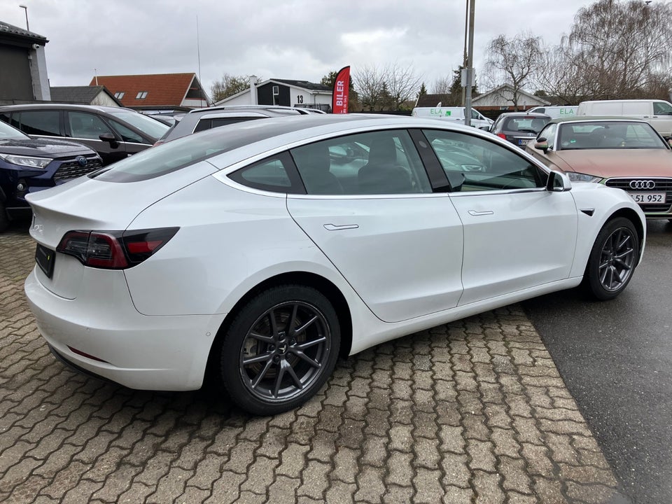 Tesla Model 3 Standard Range+ RWD 4d