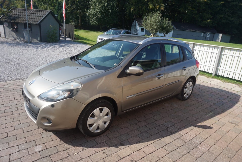 Renault Clio III 1,2 16V Expression Sport Tourer 5d