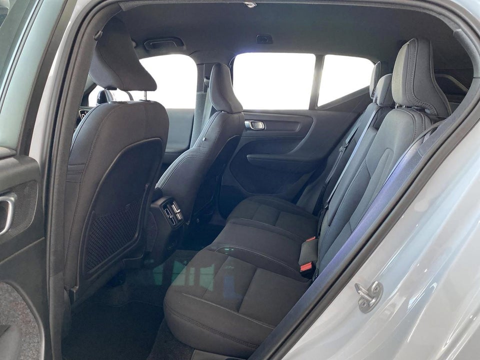 Volvo EX40 Extended Range Plus 5d