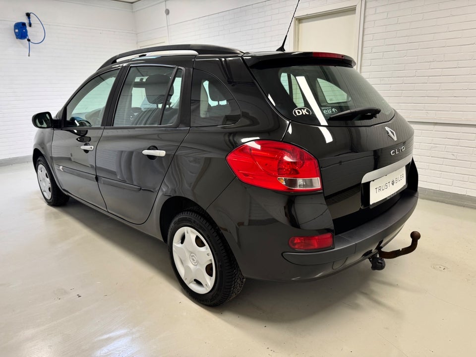 Renault Clio III 1,2 16V Authentique 5d