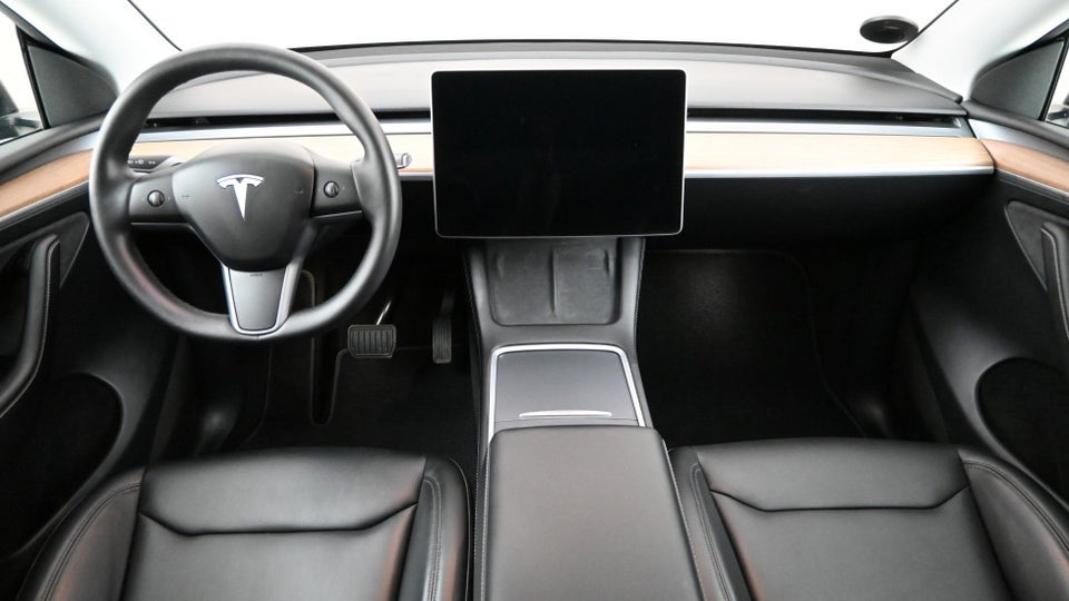 Tesla Model Y Long Range AWD 5d