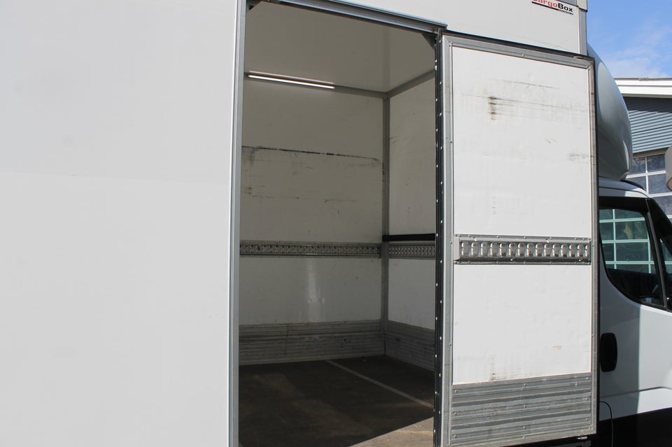 Iveco Daily 2,3 35S14 Alukasse m/lift AG8 2d