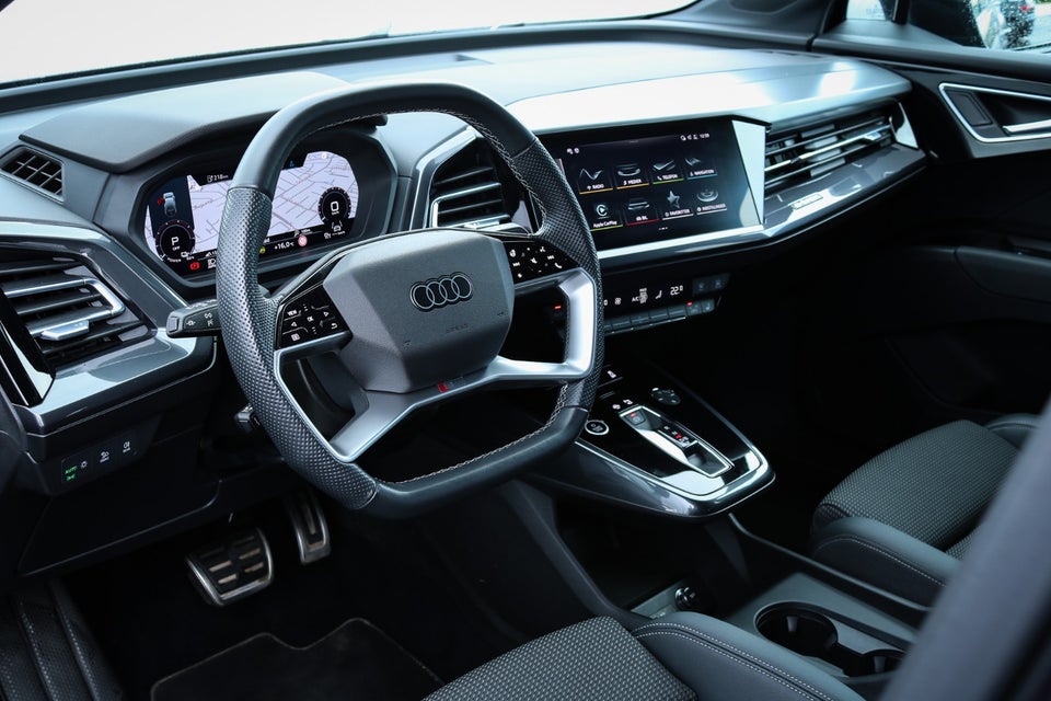 Audi Q4 e-tron 50 S-line quattro 5d