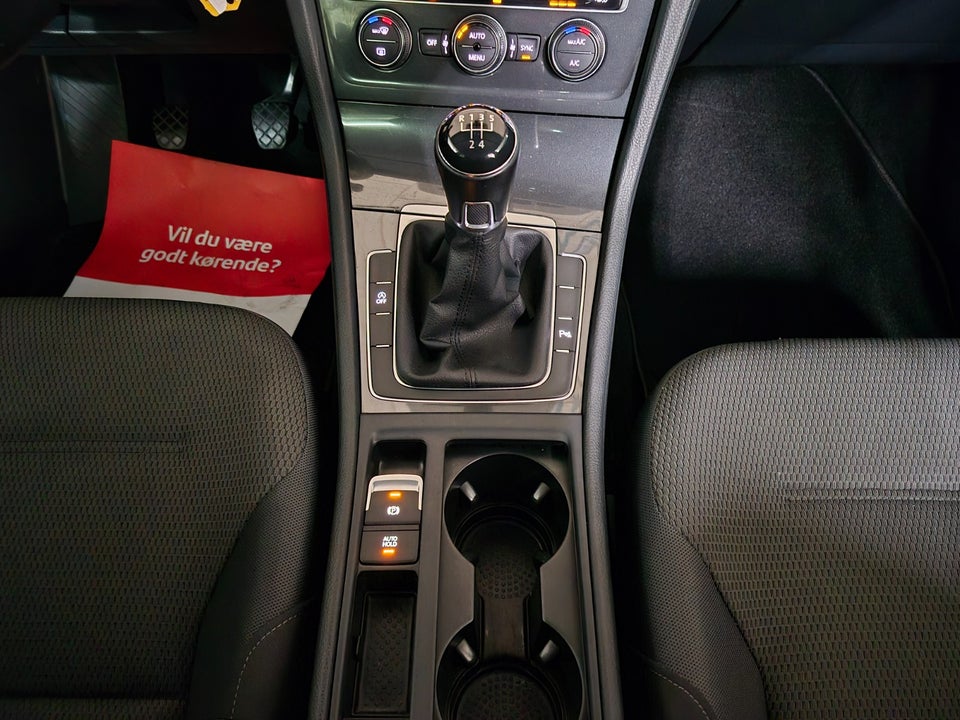 VW Golf VII 1,6 TDi 115 Comfortline 5d