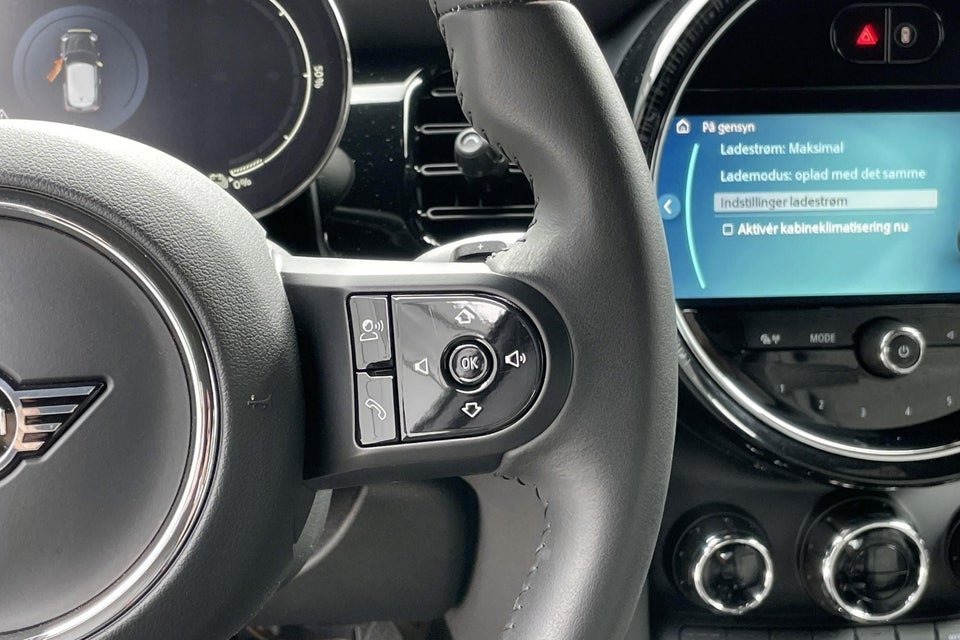 MINI Cooper SE Essential 3d