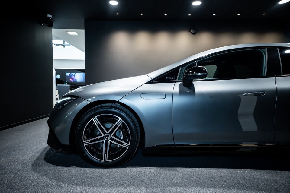 Mercedes EQE300 AMG Line 4d
