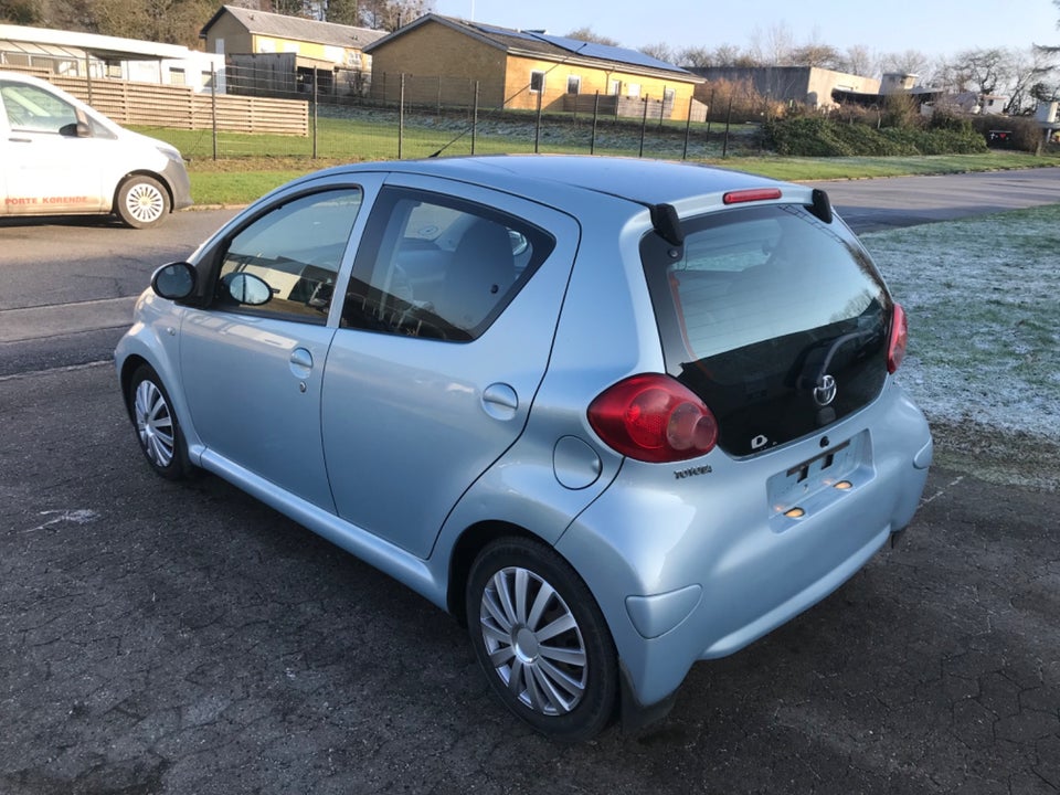 Toyota Aygo 1,4 D Plus 5d
