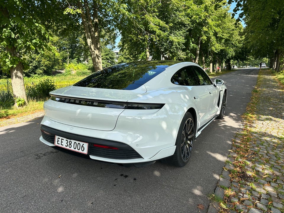 Porsche Taycan Performance+ 4d