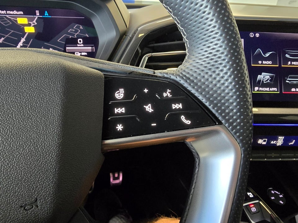 Audi Q4 e-tron 50 S-line quattro 5d