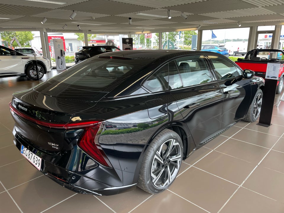 Hongqi EH7 111 Exclusive 4d