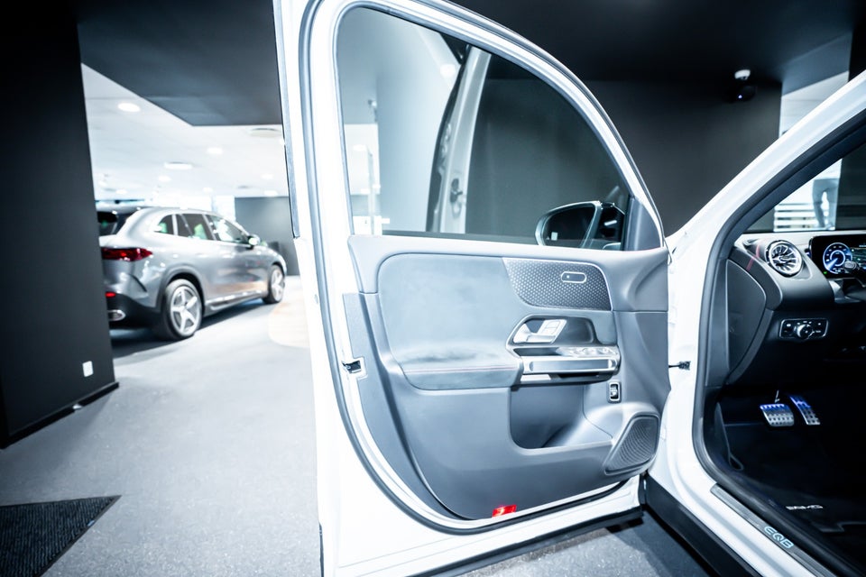 Mercedes EQB350 AMG Advance 4Matic 5d
