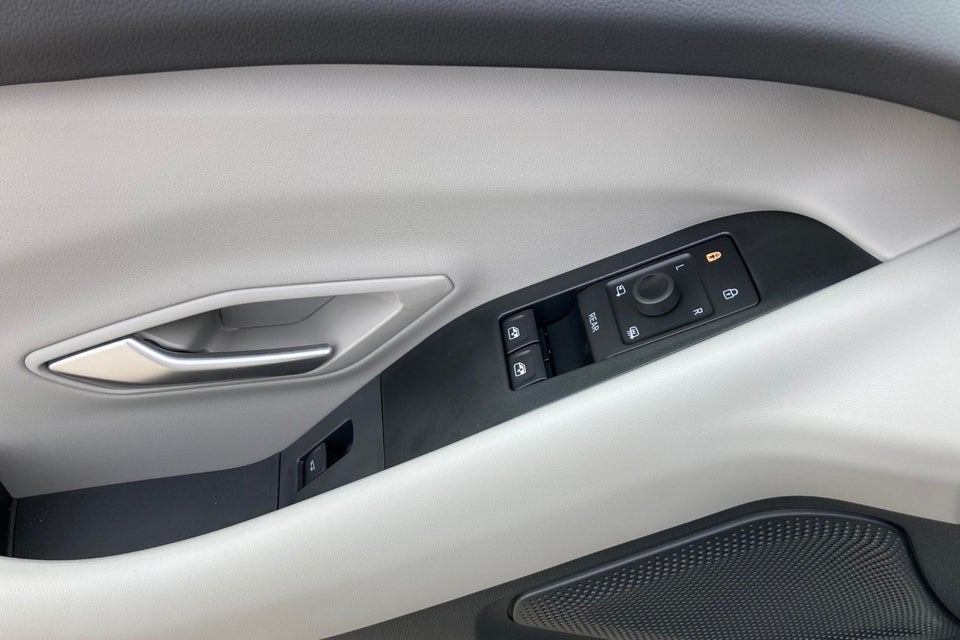 Ford Explorer 77 Premium Extended Range 5d