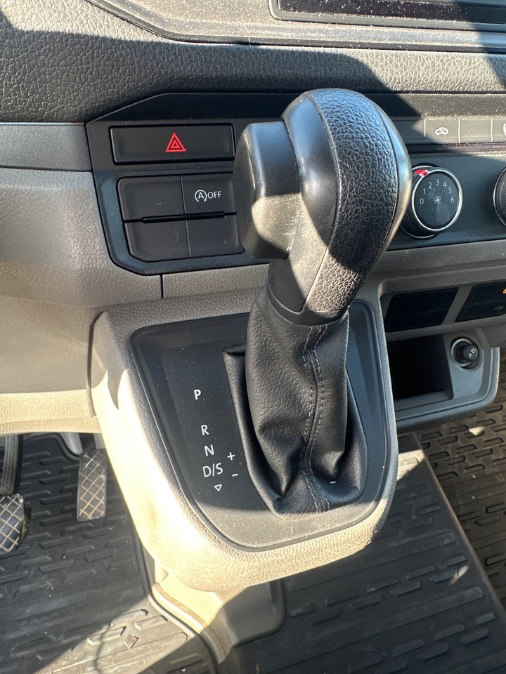 VW Crafter 35 2,0 TDi 177 Box m/lift