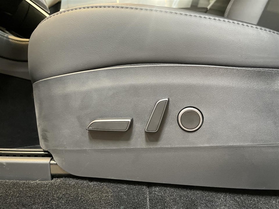 Tesla Model Y RWD 5d