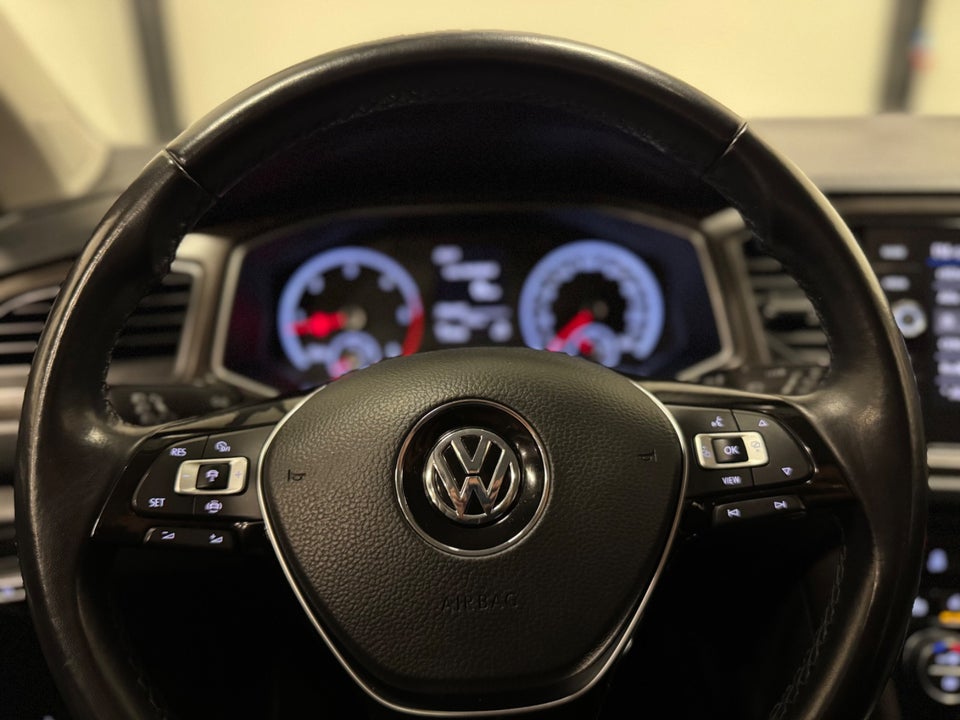 VW T-Roc 1,6 TDi 115 Style 5d