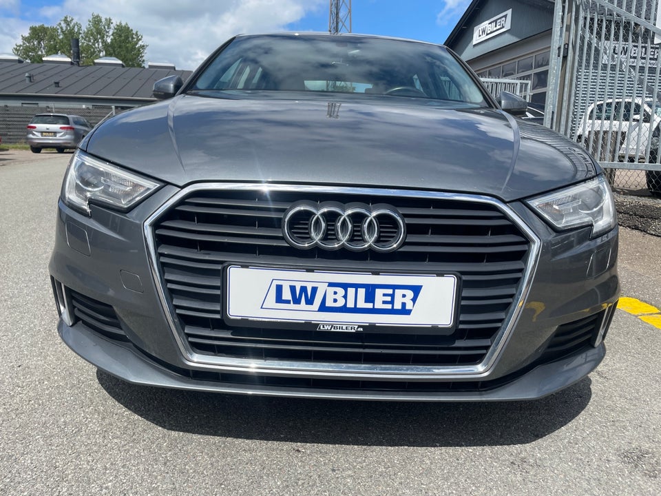 Audi A3 1,6 TDi 116 Sport Sportback 5d