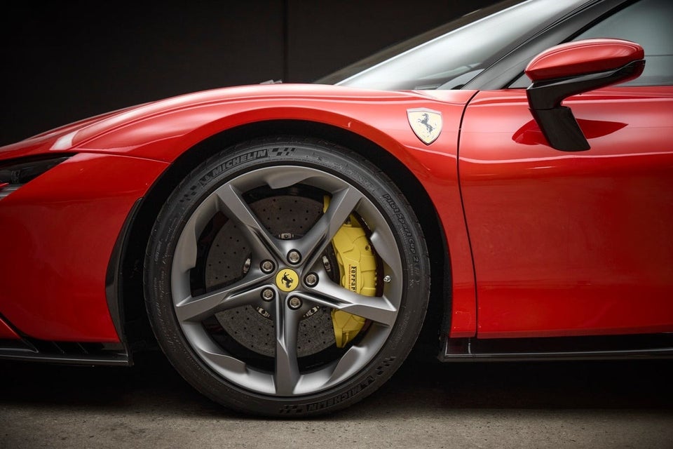 Ferrari SF90 Stradale 4,0 DCT 2d